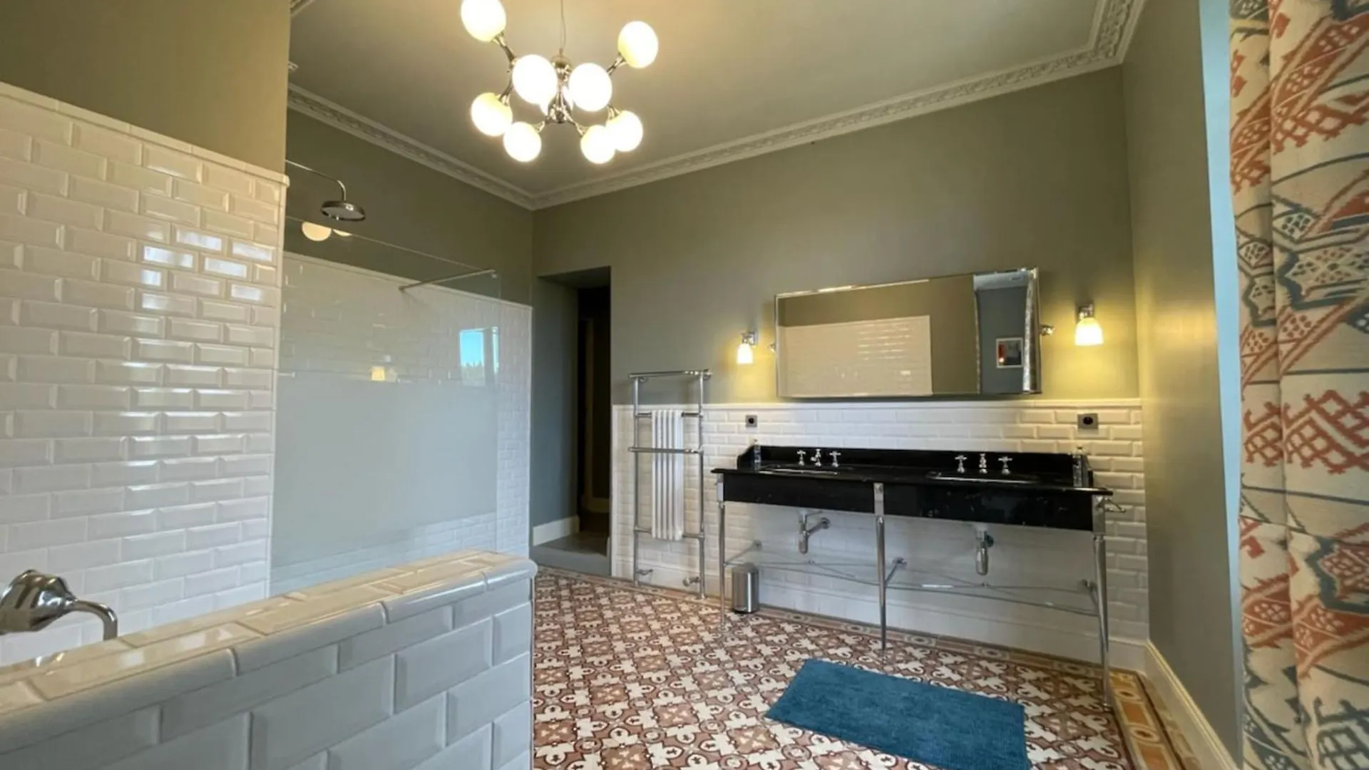 Holiday home Magnificent Bourgeois House Renovated With Elegance And Art Deco Style Villa Le Thor