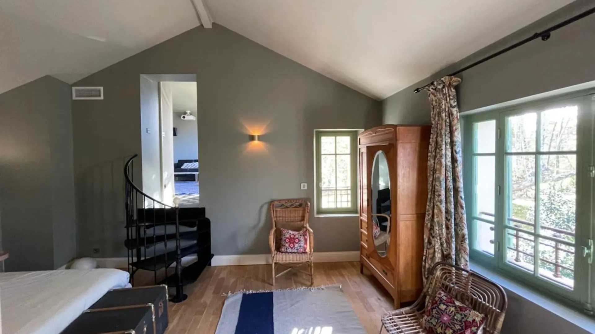Holiday home Magnificent Bourgeois House Renovated With Elegance And Art Deco Style Villa Le Thor