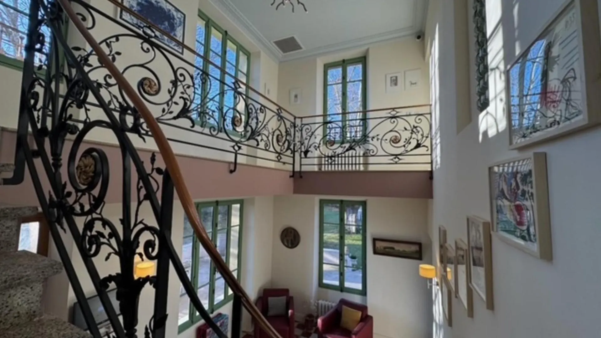 Holiday home Magnificent Bourgeois House Renovated With Elegance And Art Deco Style Villa Le Thor France