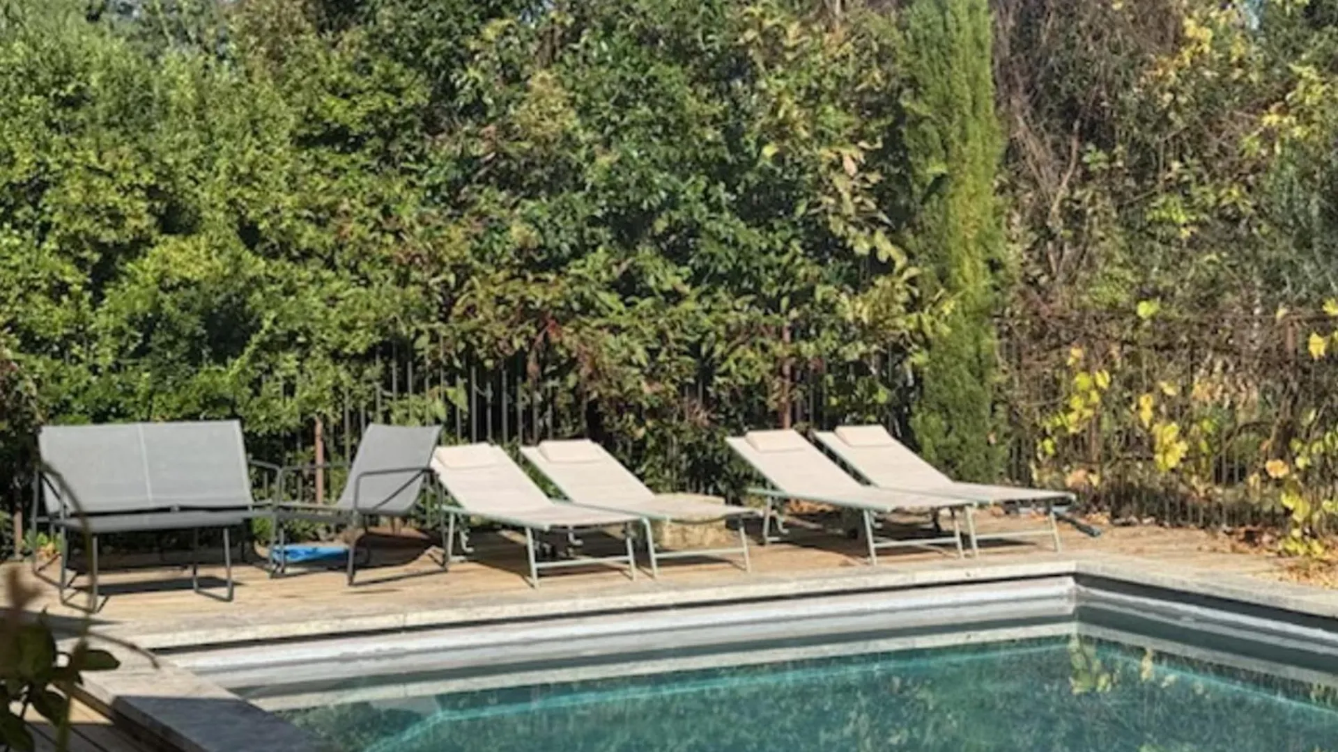 Magnificent Bourgeois House Renovated With Elegance And Art Deco Style Villa Le Thor Holiday home